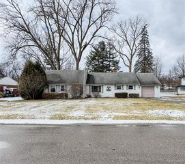 16641 Ryland, Redford, MI 48240