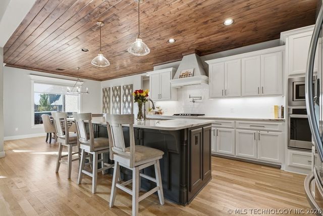 16716 E 42nd Place S, Tulsa, OK 74134