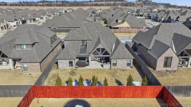 16716 E 42nd Place S, Tulsa, OK 74134