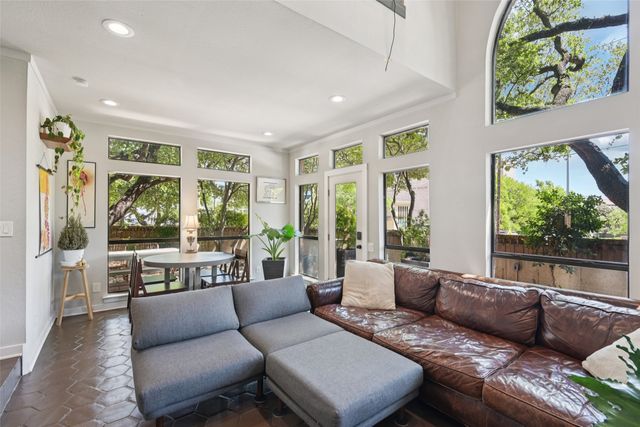 3801 Gilbert Avenue A, Dallas, TX 75219