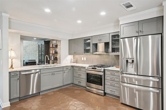 3801 Gilbert Avenue A, Dallas, TX 75219