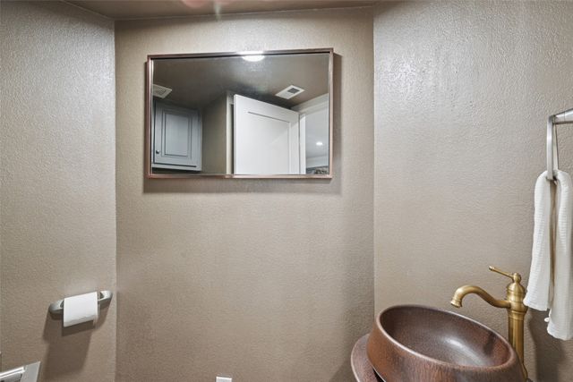 3801 Gilbert Avenue A, Dallas, TX 75219