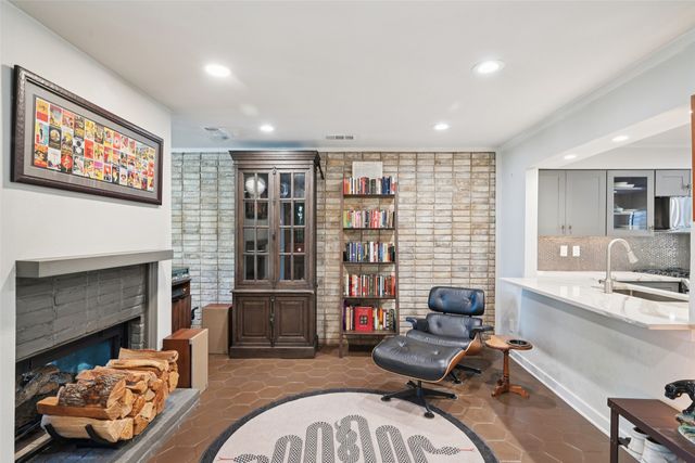 3801 Gilbert Avenue A, Dallas, TX 75219