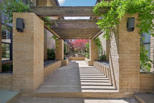 3801 Gilbert Avenue A, Dallas, TX 75219