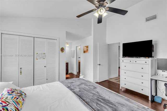 7874 NW 7th Ct, Plantation, FL 33324