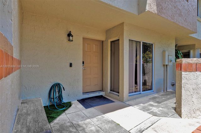 7874 NW 7th Ct, Plantation, FL 33324