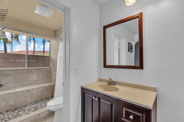 7874 NW 7th Ct, Plantation, FL 33324