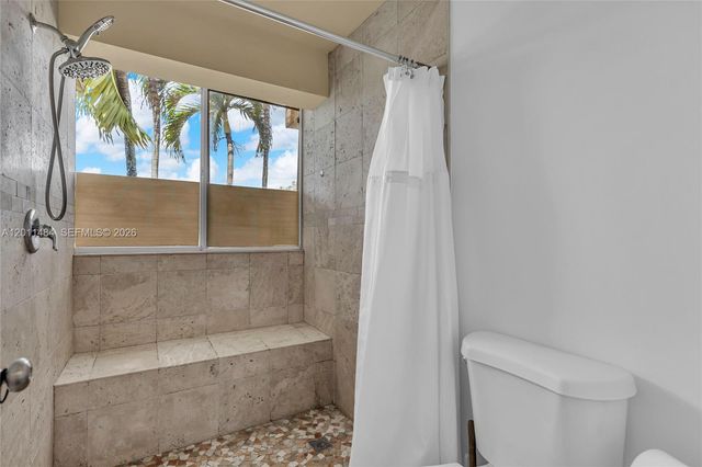 7874 NW 7th Ct, Plantation, FL 33324