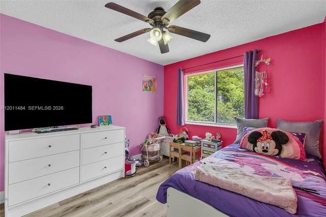 7874 NW 7th Ct, Plantation, FL 33324