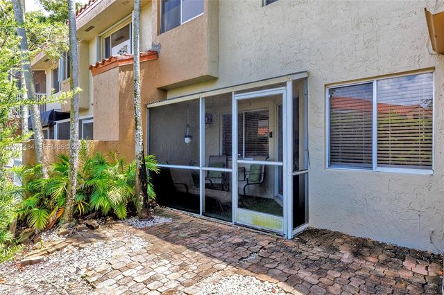 7874 NW 7th Ct, Plantation, FL 33324