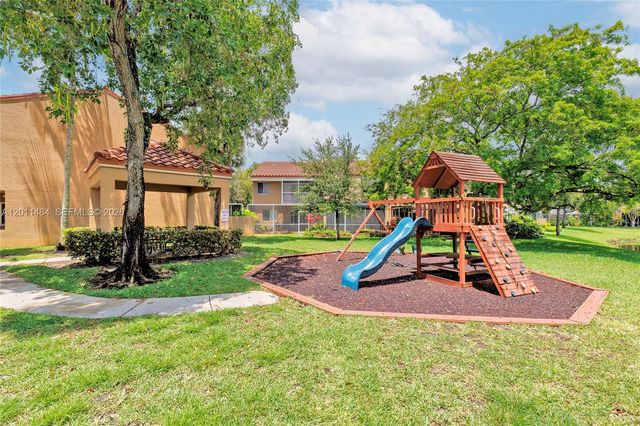 7874 NW 7th Ct, Plantation, FL 33324