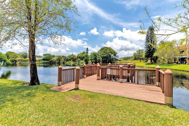7874 NW 7th Ct, Plantation, FL 33324