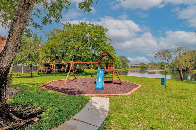 7874 NW 7th Ct, Plantation, FL 33324