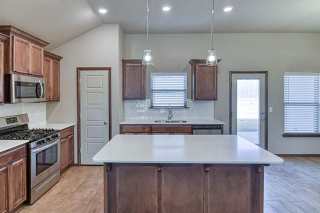 12829 NW 3rd Terrace, Yukon, OK 73099