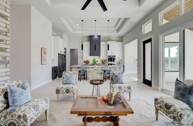 981 Jenny Leigh Trail, Bulverde, TX 78163