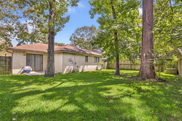 2758 Foliage Green Drive, Kingwood, TX 77339
