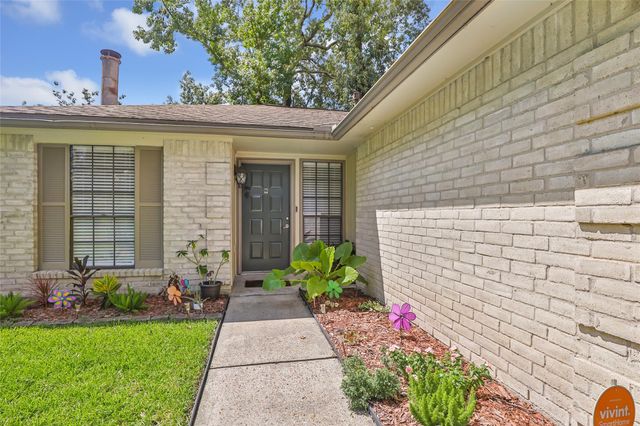 2758 Foliage Green Drive, Kingwood, TX 77339
