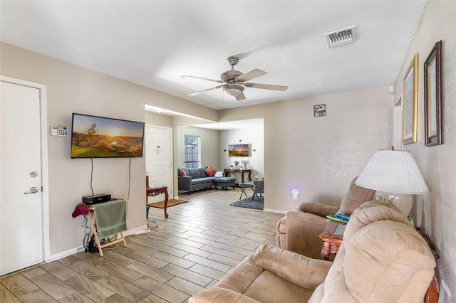 2758 Foliage Green Drive, Kingwood, TX 77339
