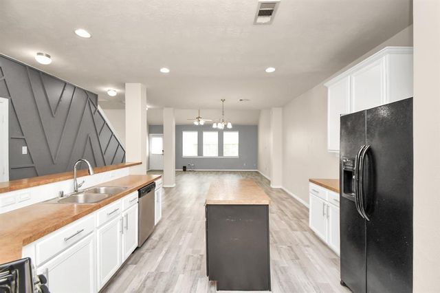 5203 Dartmort Ridge Trail, Houston, TX 77066