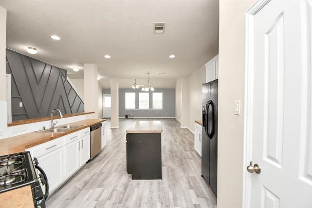 5203 Dartmort Ridge Trail, Houston, TX 77066