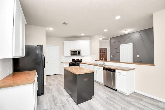 5203 Dartmort Ridge Trail, Houston, TX 77066