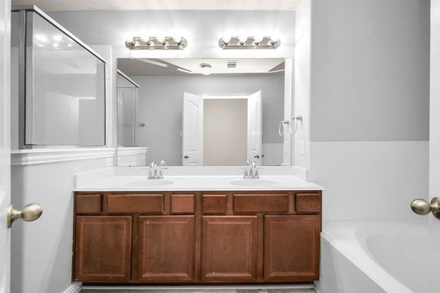 5203 Dartmort Ridge Trail, Houston, TX 77066