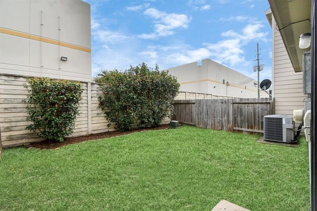 5203 Dartmort Ridge Trail, Houston, TX 77066