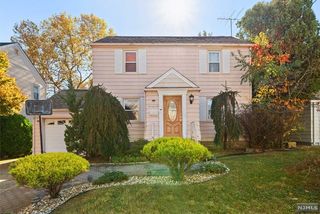 71 Fernwood Court, Clifton, NJ 07011