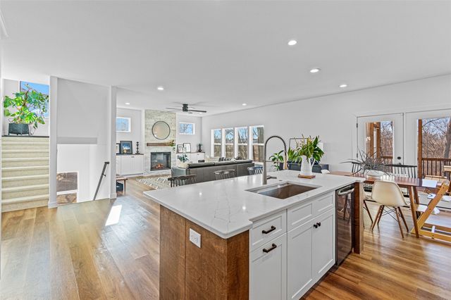 834 Old Mill Lane, Solon, IA 52333