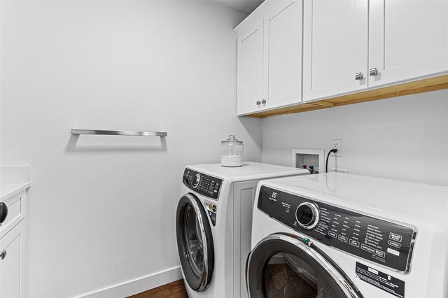 834 Old Mill Lane, Solon, IA 52333