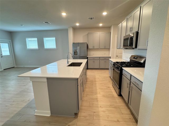 75 Hereford LOOP, Hutto, TX 78634