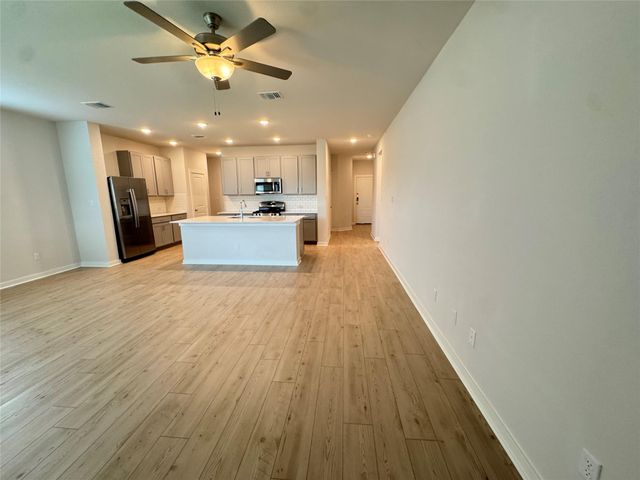 75 Hereford LOOP, Hutto, TX 78634