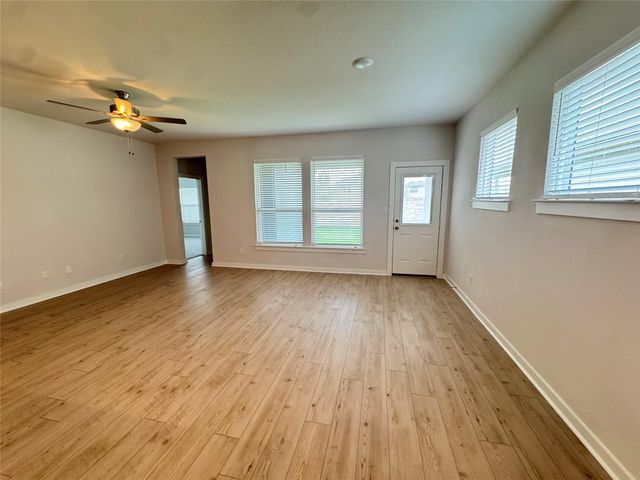 75 Hereford LOOP, Hutto, TX 78634