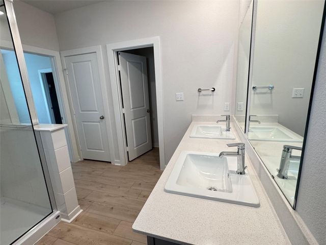 75 Hereford LOOP, Hutto, TX 78634