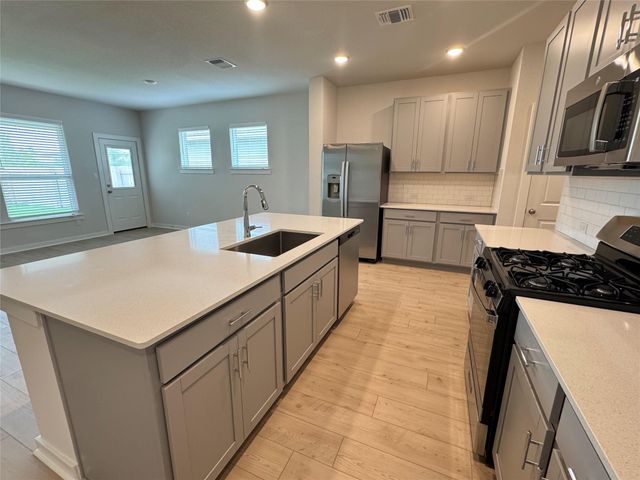 75 Hereford LOOP, Hutto, TX 78634