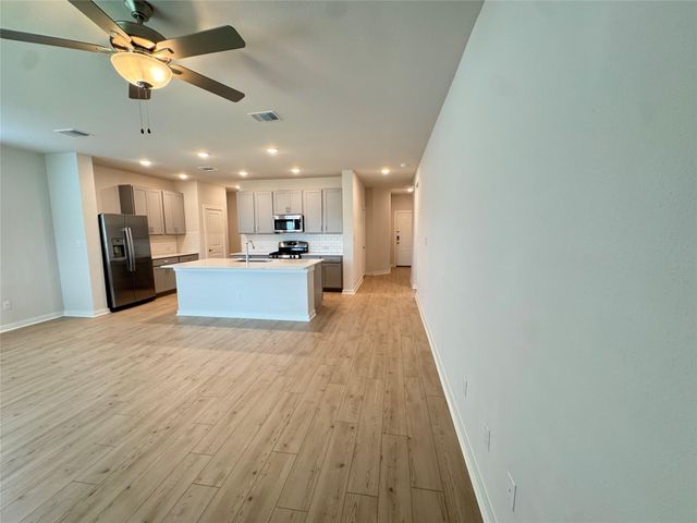 75 Hereford LOOP, Hutto, TX 78634