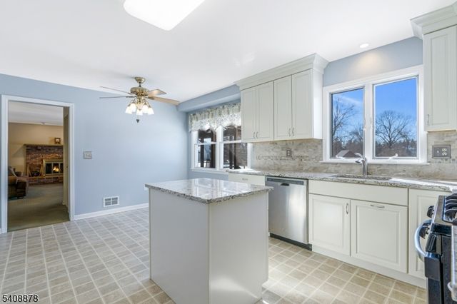 4 Shurts Rd, Readington Twp., NJ 08822