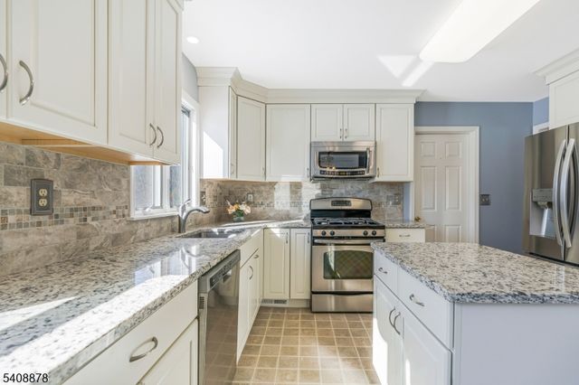 4 Shurts Rd, Readington Twp., NJ 08822