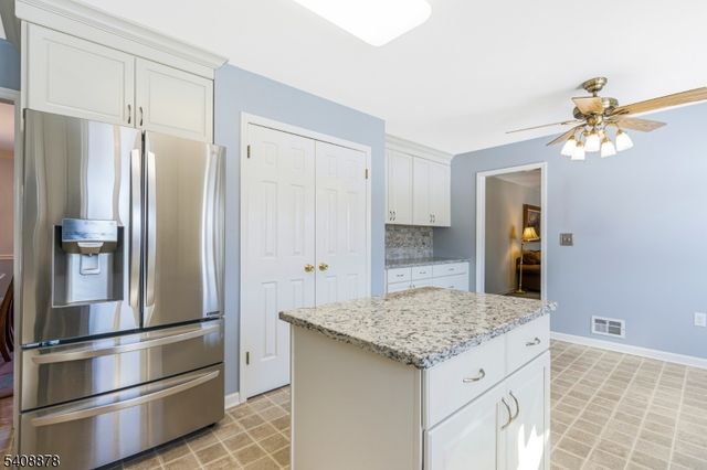 4 Shurts Rd, Readington Twp., NJ 08822