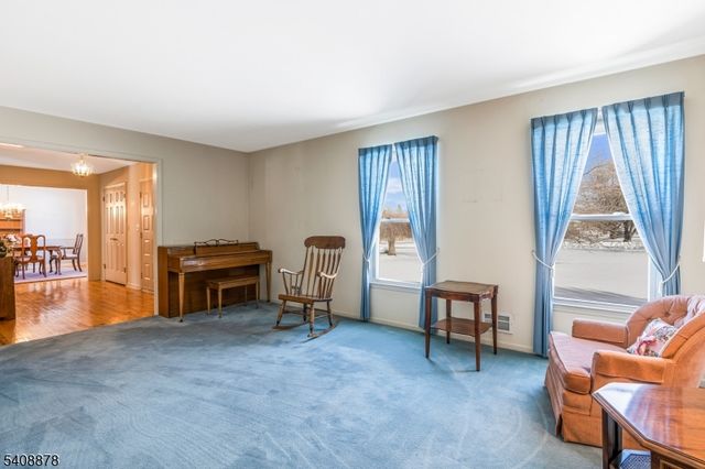 4 Shurts Rd, Readington Twp., NJ 08822