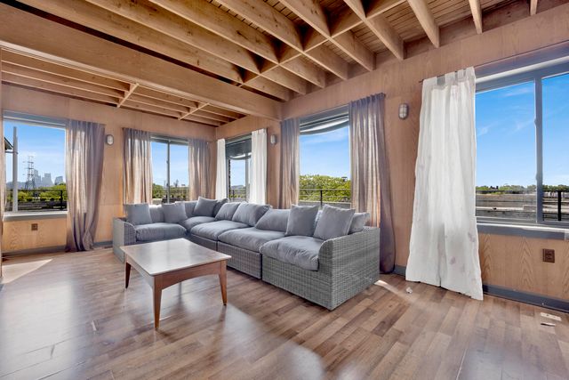 2701 W Fulton Street PENTHOUSE, Chicago, IL 60612