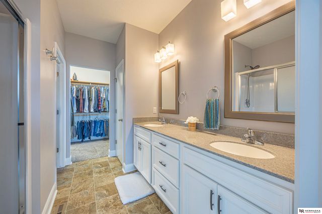 200 Pebble Beach, Lincoln, NE 68520