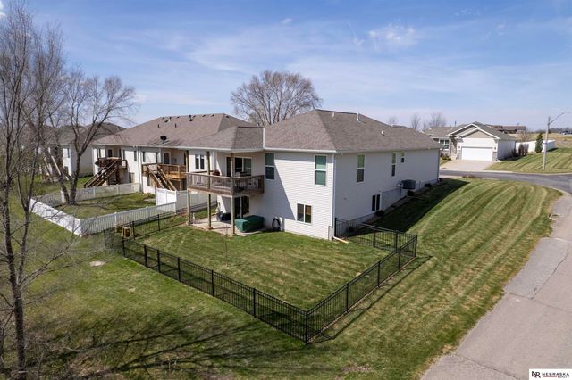 200 Pebble Beach, Lincoln, NE 68520