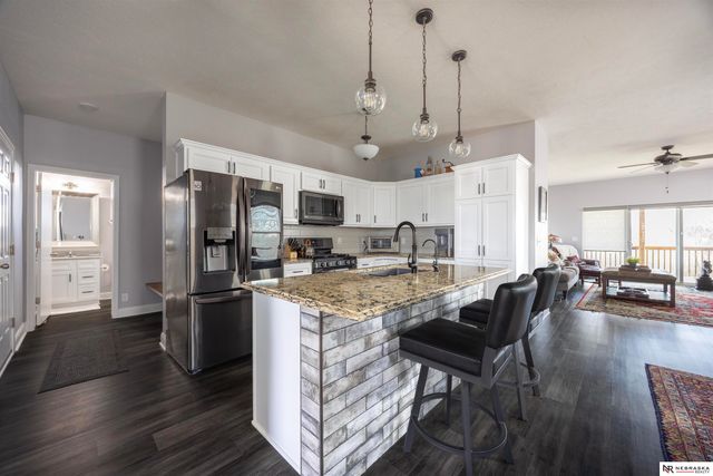 200 Pebble Beach, Lincoln, NE 68520
