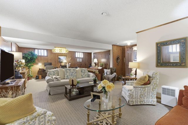 4058 E Linwood Street, Springfield, MO 65809