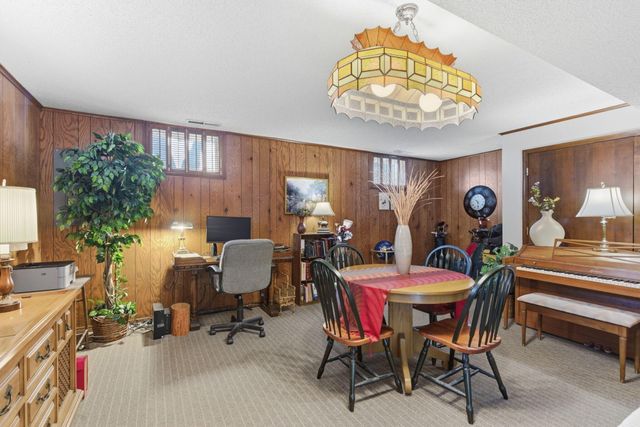 4058 E Linwood Street, Springfield, MO 65809