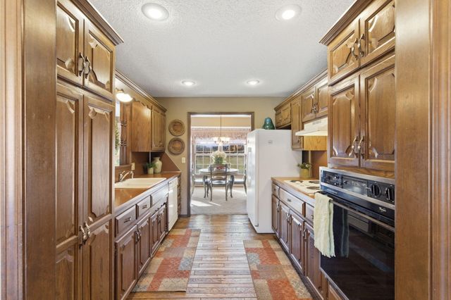 4058 E Linwood Street, Springfield, MO 65809