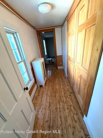 91 Lafayette Avenue, Coxsackie, NY 12051