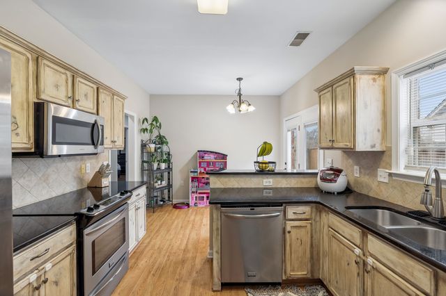 1517 Bending River Dr, Nashville, TN 37221