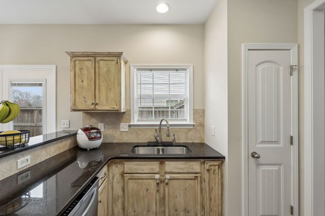 1517 Bending River Dr, Nashville, TN 37221